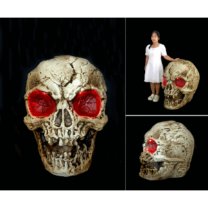 CRÁNEO GIGANTE DEL INFRAMUNDO - 96x70x93cm. 4 pilas AA (no incluidas) Luz led y sonido